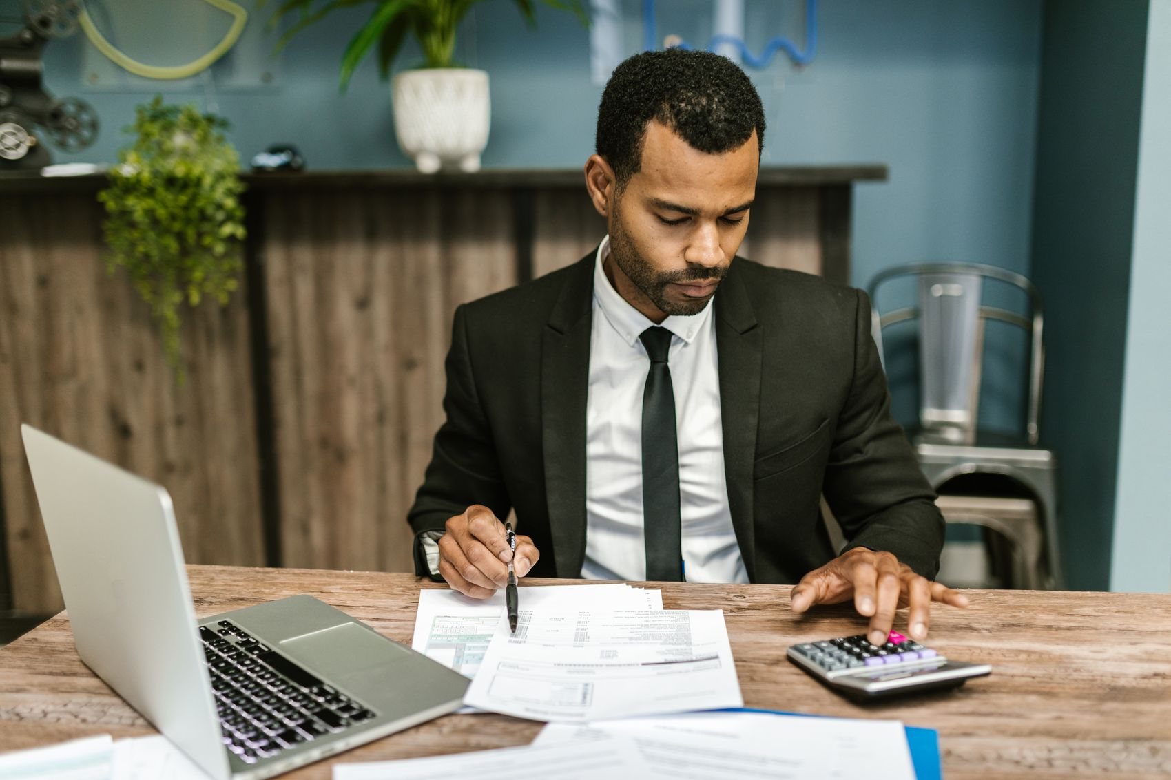 Tlou Financial Services advising a small business owner